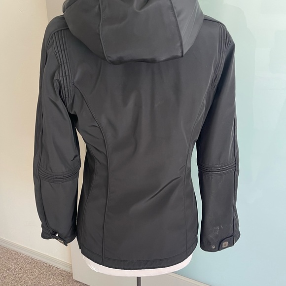 Woman’s ski jacket - Picture 5 of 8